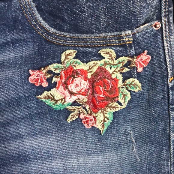 BNWOT - Zara Floral Relaxed Fit Jeans - Picture 2 of 7